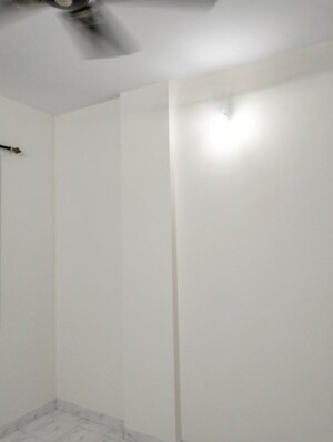 Room in 3 BHK Apartment at Raheja Vistas Phase 3, Mohammadwadi – for Rent