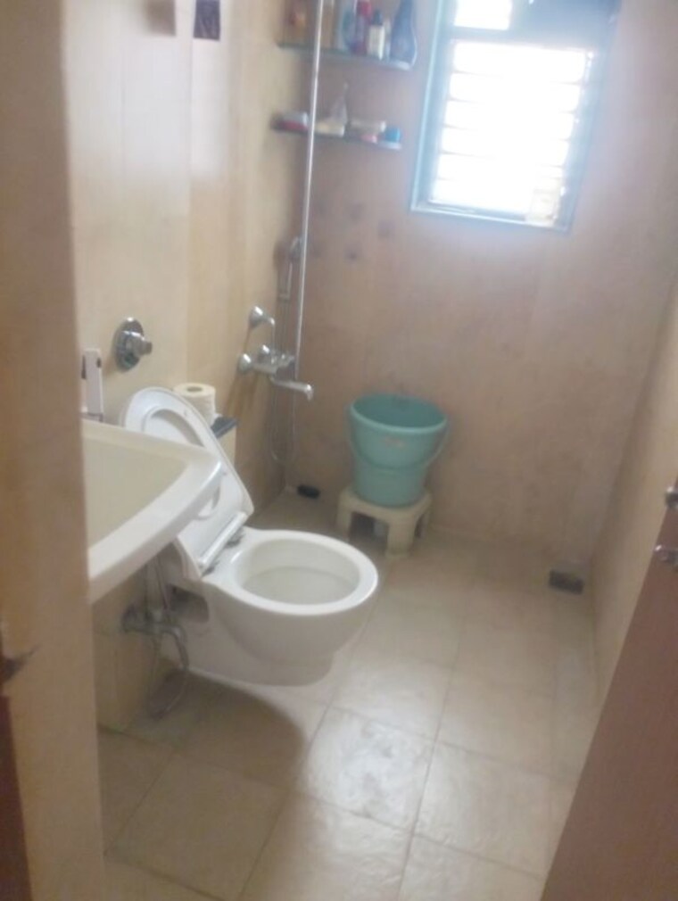 Bathroom, raheja-vistas-phase-3 3 Bedroom 975 Sq.Ft. Apartment In Mohammadwadi Pune 10158928