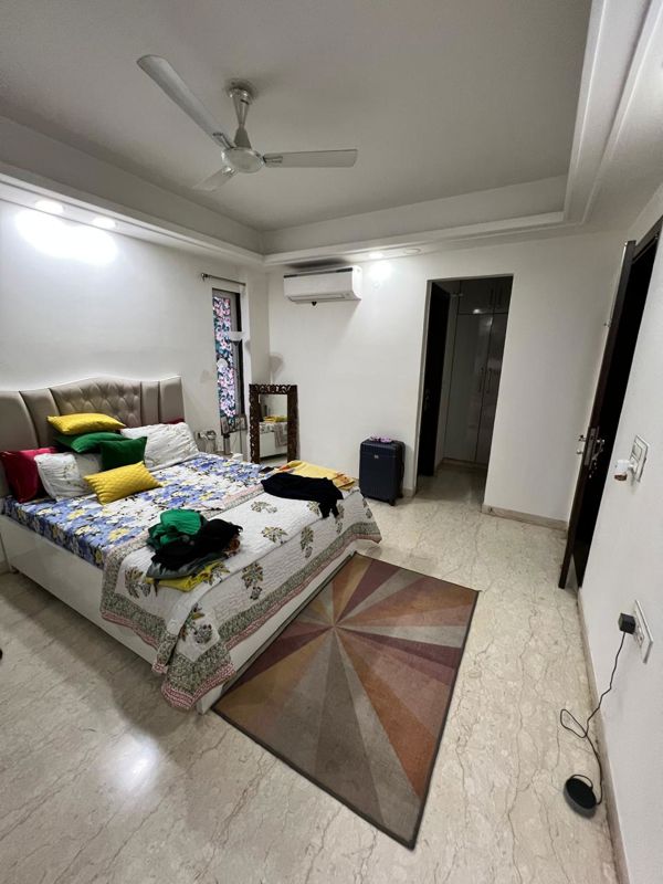 4 BHK + Servant Room,Study Room,Extra Room Builder Floor For Sale in Sector 52