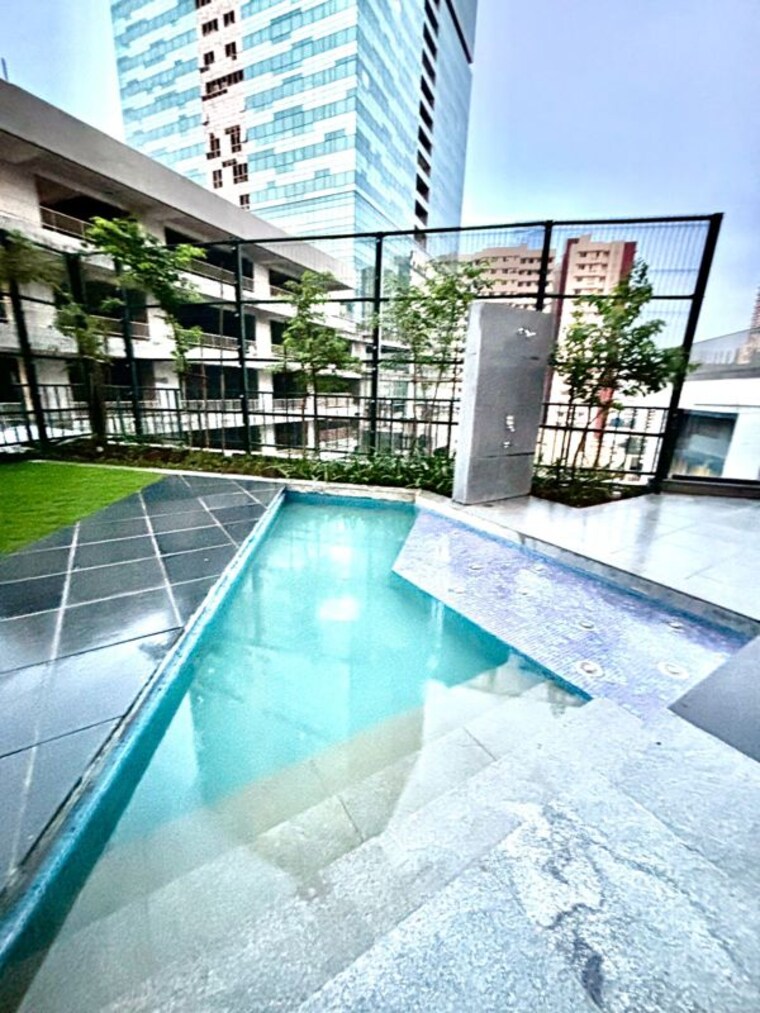 Swimming Pool, lodha-vista 2 Bedroom 680 Sq.Ft. Apartment In Lower Parel Mumbai 10158776