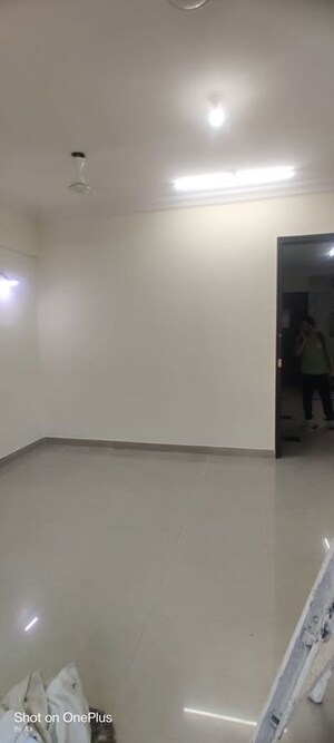 Room in 2 BHK Apartment at Lake Florence, Powai – for Rent