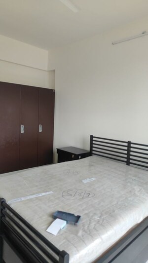 Bedroom in 3.5 BHK Apartment at Raj Tattva, Kapur Bawdi – for Rent