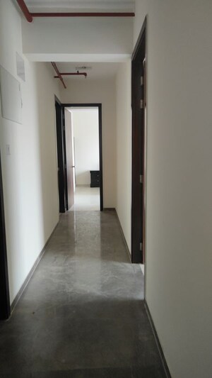Room in 3.5 BHK Apartment at Raj Tattva, Kapur Bawdi – for Rent