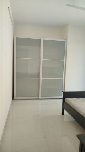 Master Bedroom in 3.5 BHK Apartment at Raj Tattva, Kapur Bawdi – for Rent