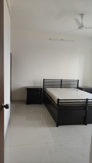 Master Bedroom in 3.5 BHK Apartment at Raj Tattva, Kapur Bawdi – for Rent