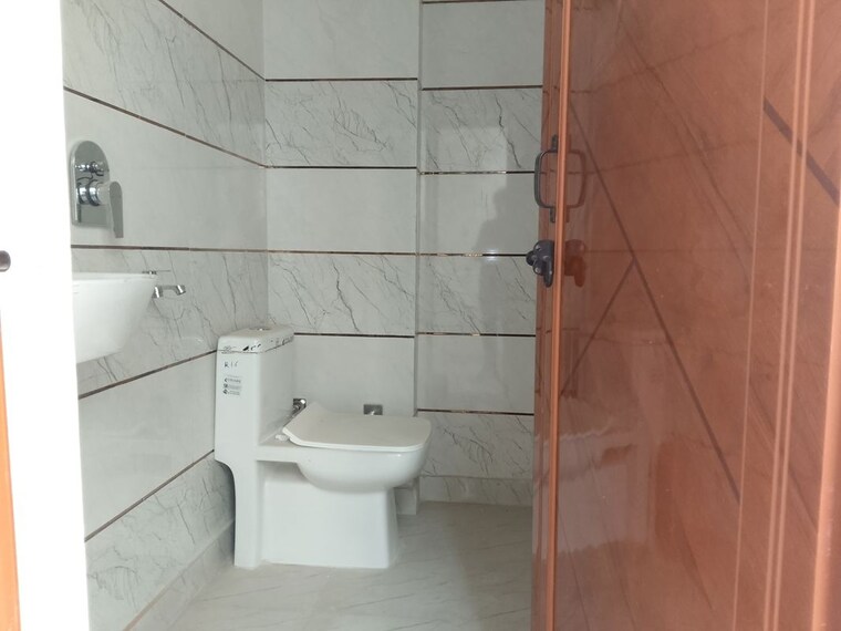 Bathroom, nawada 2 Bedroom 850 Sq.Ft. Builder Floor In Nawada Delhi 10159333