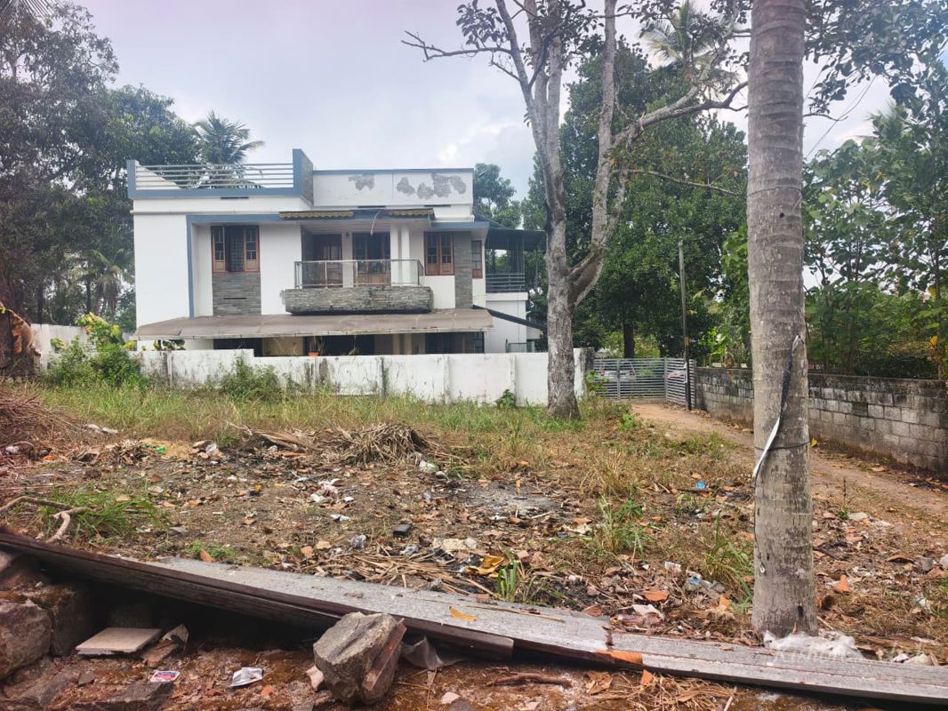 Plot For Sale in Nalanchira