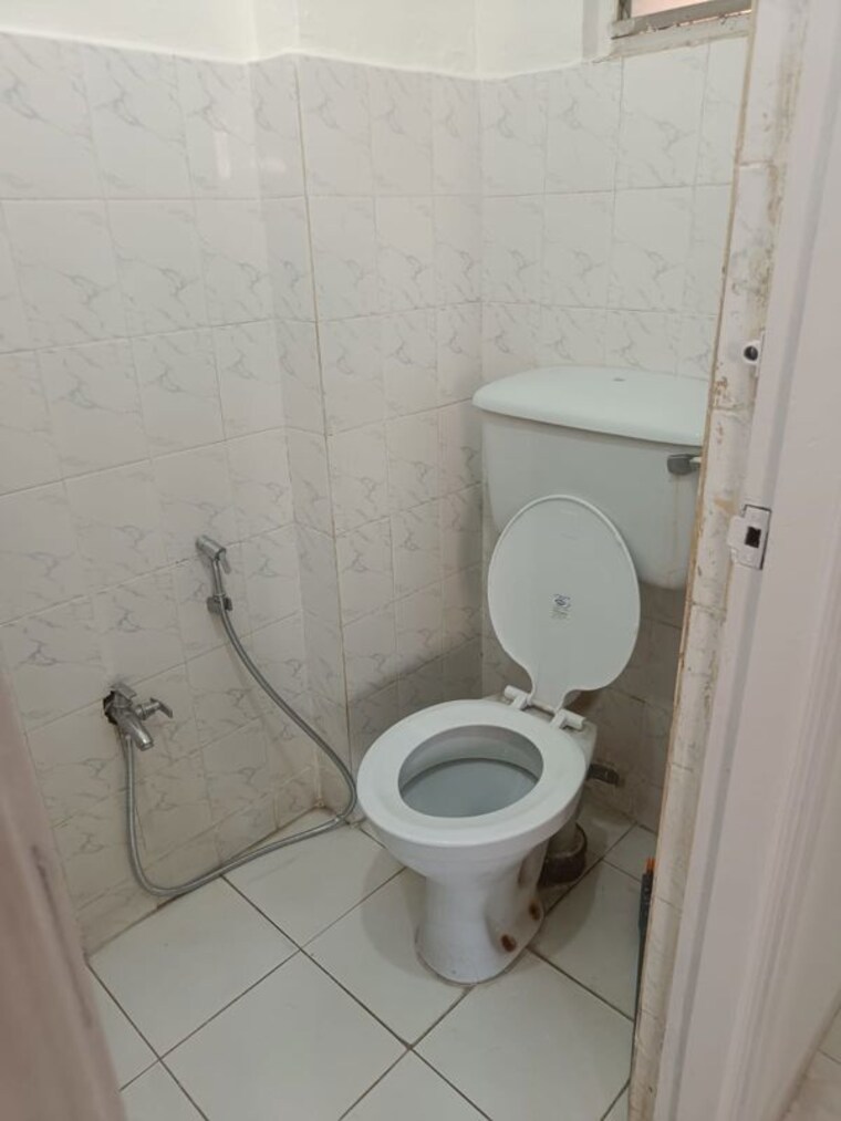 Bathroom, ramesh-hermes-heritage-phase-2 1 Bedroom 600 Sq.Ft. Apartment In Shastrinagar Pune 10159735