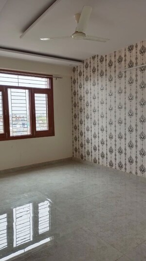 Room in 3 BHK Apartment at Vaishali Nagar – for Rent