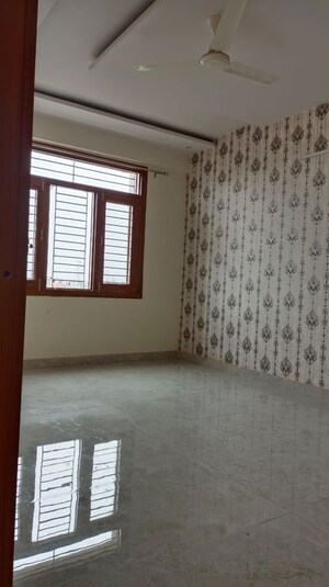 Room in 3 BHK Apartment at Vaishali Nagar – for Rent