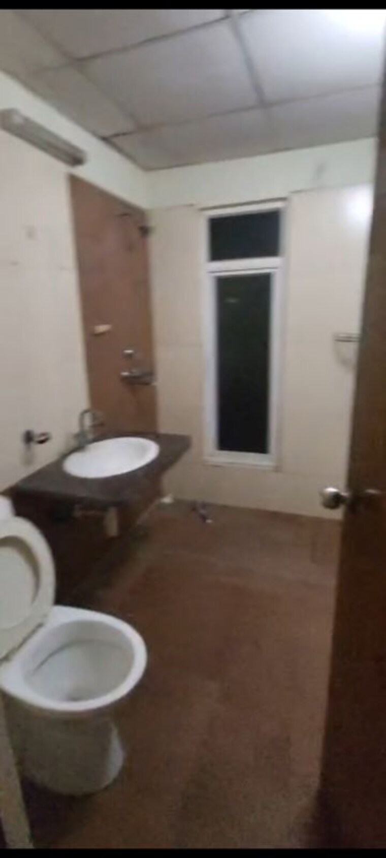 Bathroom, mahagun-moderne 3.5 Bedroom 1900 Sq.Ft. Apartment In Sector 78 Noida 10159854