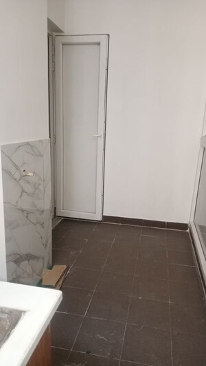 Bathroom in 2.5 BHK Apartment at Antriksh Golf View - II, Sector 78 – for Rent