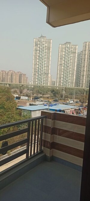 Balcony in 2.5 BHK Apartment at Antriksh Golf View - II, Sector 78 – for Rent