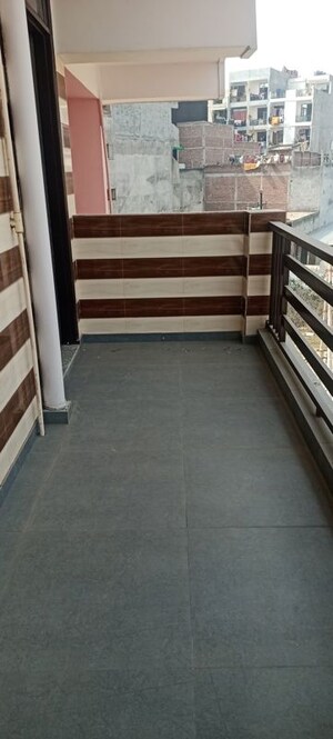 Balcony in 2.5 BHK Apartment at Antriksh Golf View - II, Sector 78 – for Rent