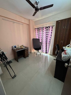 1.5 BHK + Servant Room Builder Floor For Sale in Kavesar