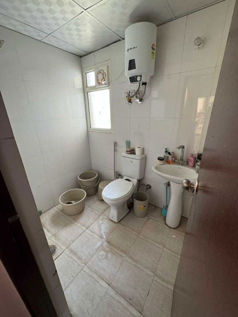 Bathroom, kavesar 1.5 Bedroom 545 Sq.Ft. Builder Floor In Kavesar Thane 10159615