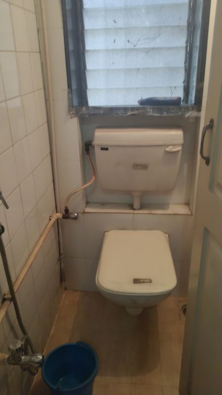 Bathroom, kurla east 2 Bedroom 700 Sq.Ft. Apartment In Kurla East Mumbai 10159857