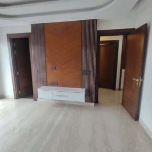 Room in 4 BHK Builder Floor at Sector 57 – for Sale