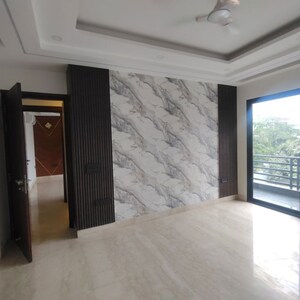 Room in 4 BHK Builder Floor at Sector 57 – for Sale