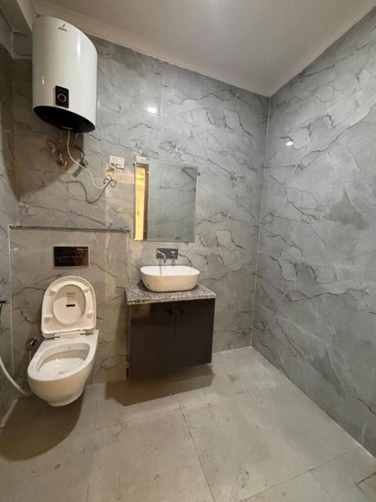 Bathroom, saket 3 Bedroom 1200 Sq.Ft. Builder Floor In Saket Delhi 10159884