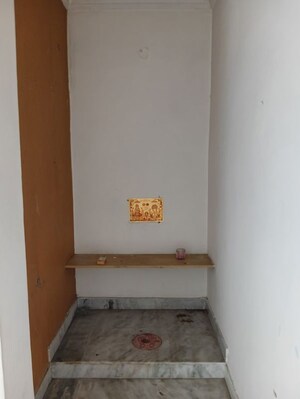 Furnished Amenities in 1 BHK Builder Floor at Kalkaji – for Rent