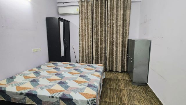 2 BHK + Pooja Room Apartment For Rent in Ansal Golf Link I