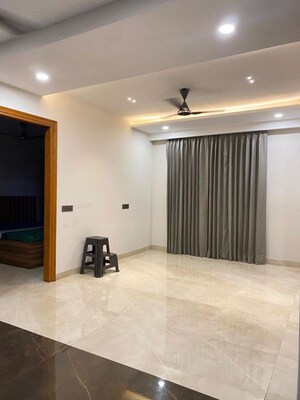 Room in 3 BHK Apartment at Ansal Plaza Gurgaon, Palam Vihar – for Rent