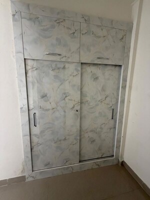 Bathroom in 3.5 BHK Apartment at Amrapali Heartbeat City, Sector 107 – for Rent