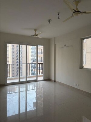 Room in 3.5 BHK Apartment at Amrapali Heartbeat City, Sector 107 – for Rent