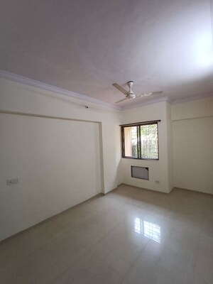 Room in 2 BHK Apartment at Saurabh CHS Panch Pakhadi, Panch Pakhadi – for Rent