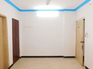 Room in 1 BHK Apartment at Venus CHS Andheri, Andheri West – for Rent