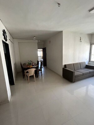 Room in 2 BHK Apartment at Thaltej – for Rent
