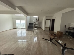 Room in 4 BHK Apartment at Migsun Vilaasa, Eta Ii Greater Noida – for Sale