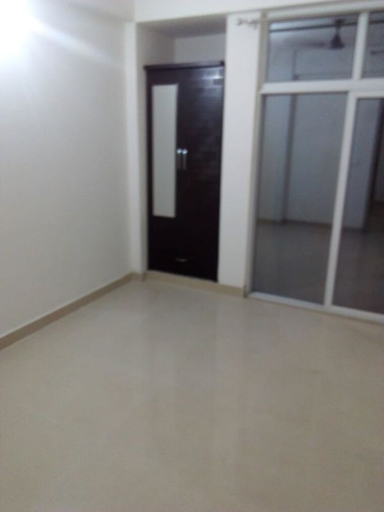 Room, gaur-city-2-14th-avenue 3 Bedroom 1300 Sq.Ft. Apartment In Sector 16c Greater Noida Greater Noida 10160494