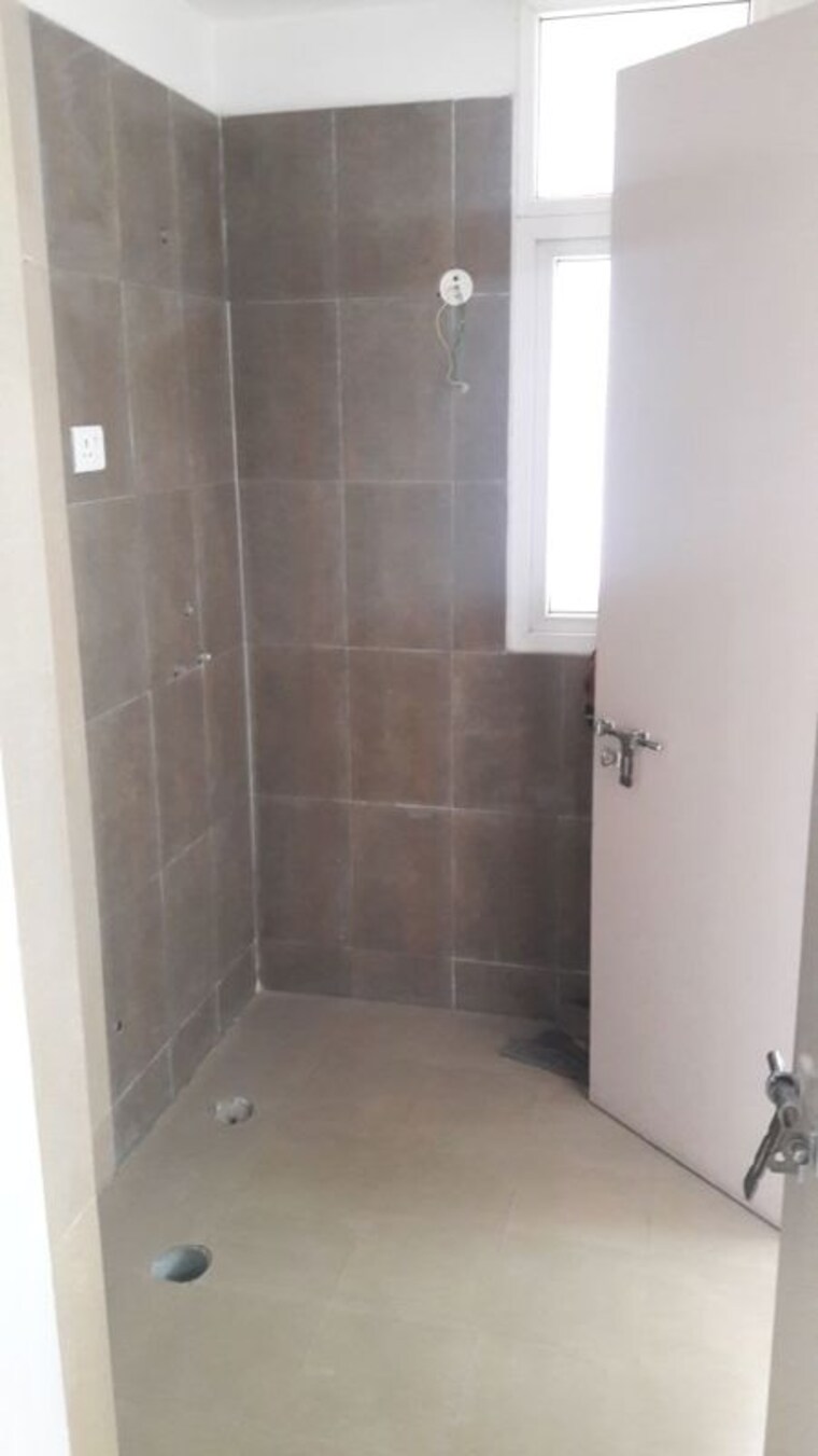 Bathroom, gaur-city-2-14th-avenue 3 Bedroom 1300 Sq.Ft. Apartment In Sector 16c Greater Noida Greater Noida 10160494