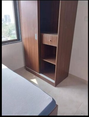 Room in 1 BHK Apartment at Sethia Aashray Phase 1, Kandivali East – for Rent