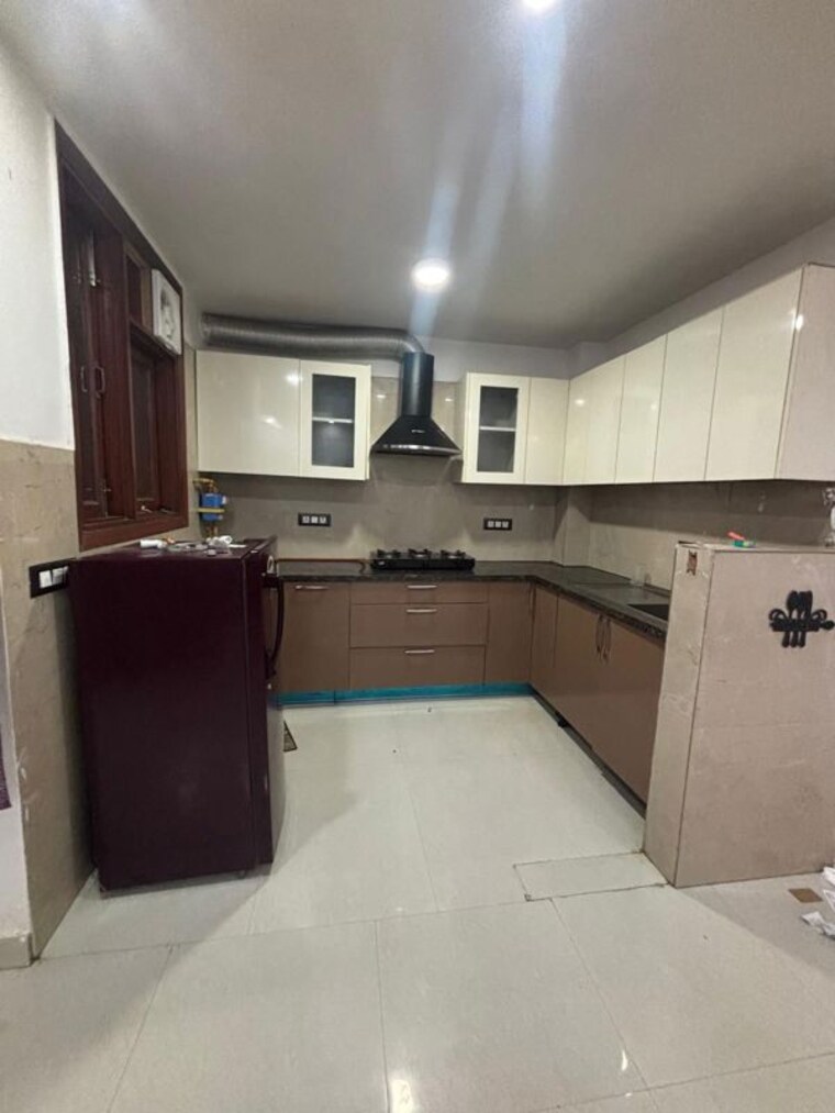 Kitchen, freedom fighters enclave 3 Bedroom 1200 Sq.Ft. Builder Floor In Freedom Fighters Enclave Delhi 10160550