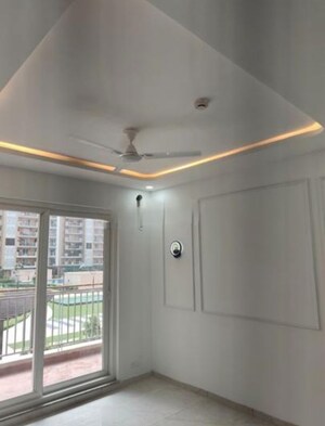 Furnished Amenities in 4 BHK Apartment at Rishita Manhattan, Gomti Nagar – for Rent