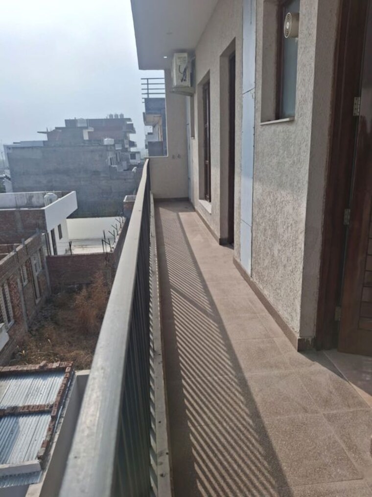 Balcony, aerocity 6+ Bedroom 300 Sq.Yd. Independent House In Aerocity Mohali 10160556