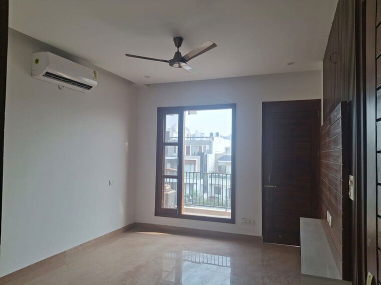Room, aerocity 6+ Bedroom 300 Sq.Yd. Independent House In Aerocity Mohali 10160556