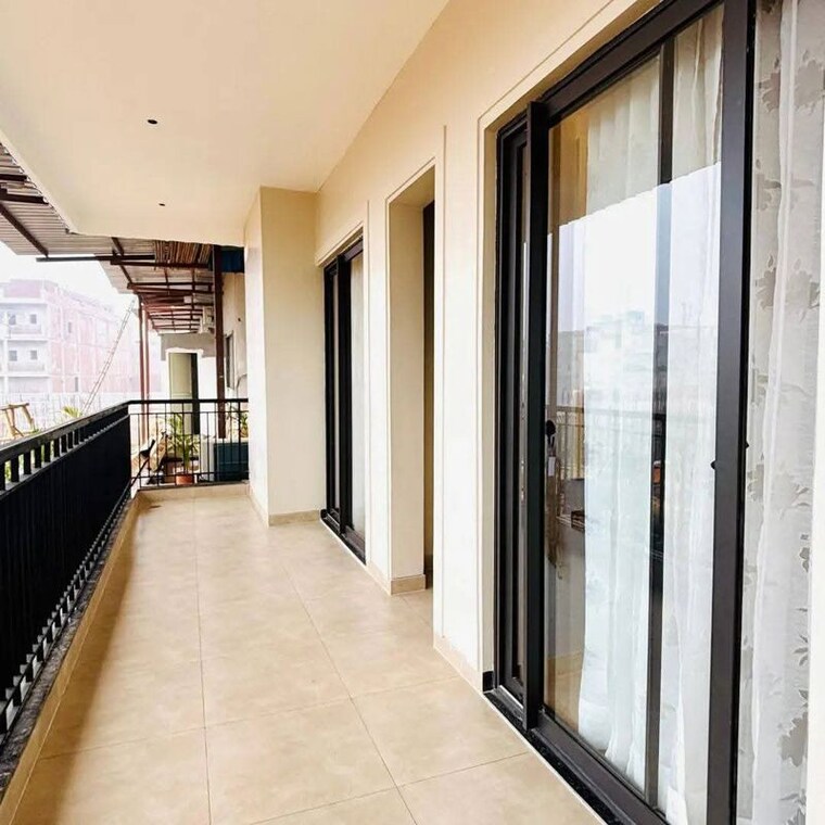 Balcony, ambala highway 3 Bedroom 1915 Sq.Ft. Apartment In Ambala Highway Zirakpur 10160570