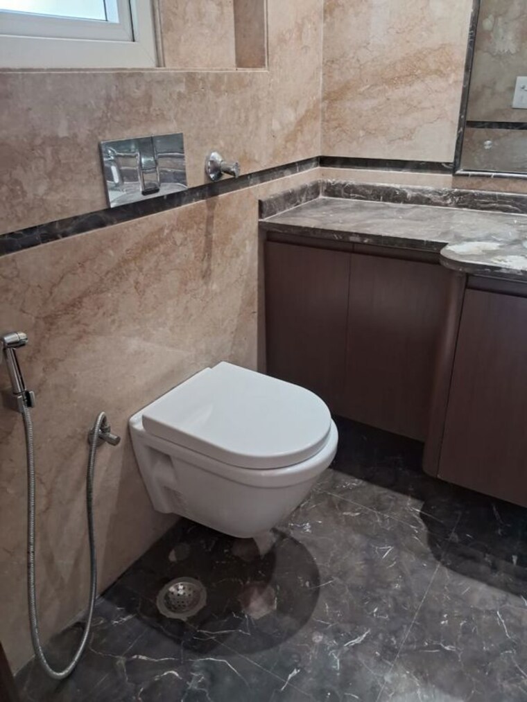 Bathroom, defence colony 4 Bedroom 400 Sq.Yd. Builder Floor In Defence Colony Delhi 10160573