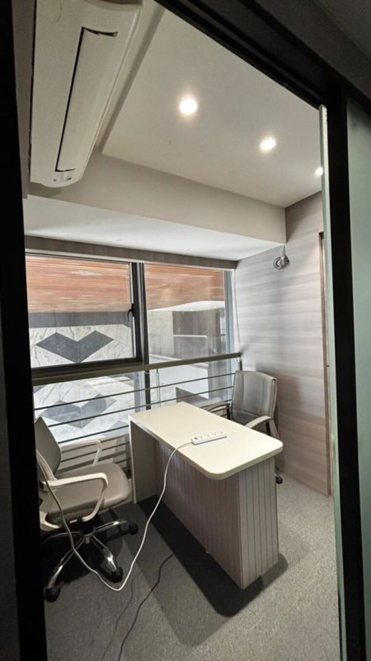 Team Area, zion-z-one Commercial Office Space 1847 Sq.Ft. In Bodakdev Ahmedabad 10160633