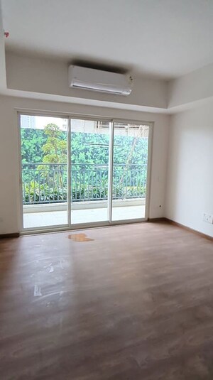 Room in 3.5 BHK Apartment at Sector 85 – for Rent