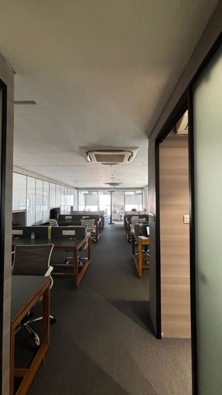 Gym, zion-z-one Commercial Office Space 1847 Sq.Ft. In Bodakdev Ahmedabad 10160748
