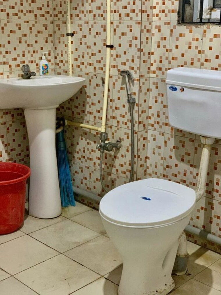 Bathroom, crystal-isle-apartment 3 Bedroom 1662 Sq.Ft. Apartment In Goregaon East Mumbai 10160821