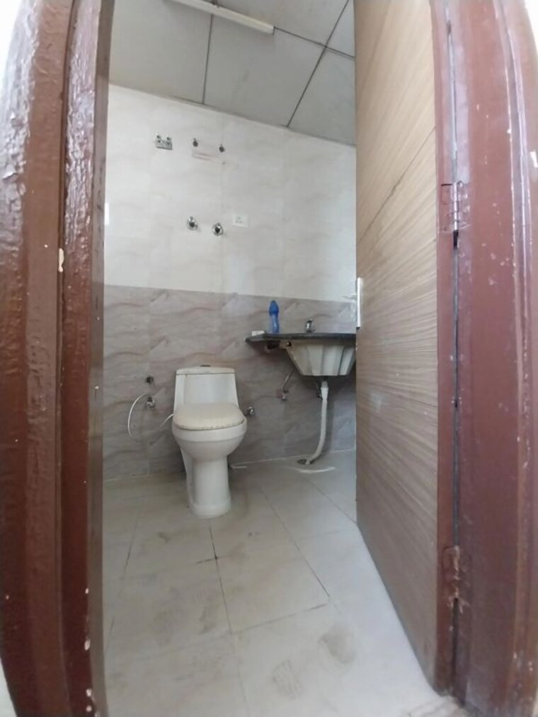 Bathroom, saya-zion 3 Bedroom 870 Sq.Ft. Apartment In Sector 4 Greater Noida Greater Noida 10160825