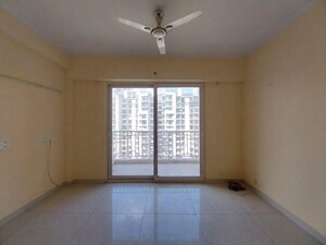 Room in 3 BHK Apartment at Saya Zion, Sector 4 Greater Noida – for Rent