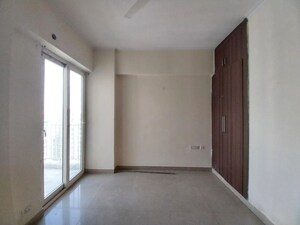 Room in 3 BHK Apartment at Saya Zion, Sector 4 Greater Noida – for Rent