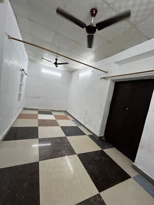 Room in 1 RK Independent House at Bhogal – for Rent